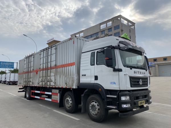 易燃液體廂式運(yùn)輸車，廂式運(yùn)輸車，楚勝汽車集團(tuán)
